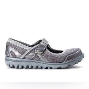 Propet Annalee Sneakers in gray/silver, Size 10 Wide